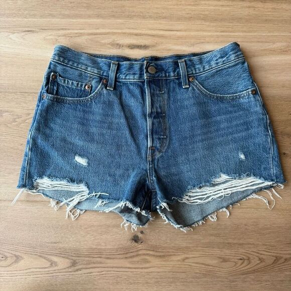 Levi’s 501 Denim Women’s High Rise Distressed Shorts - Picture 1 of 4
